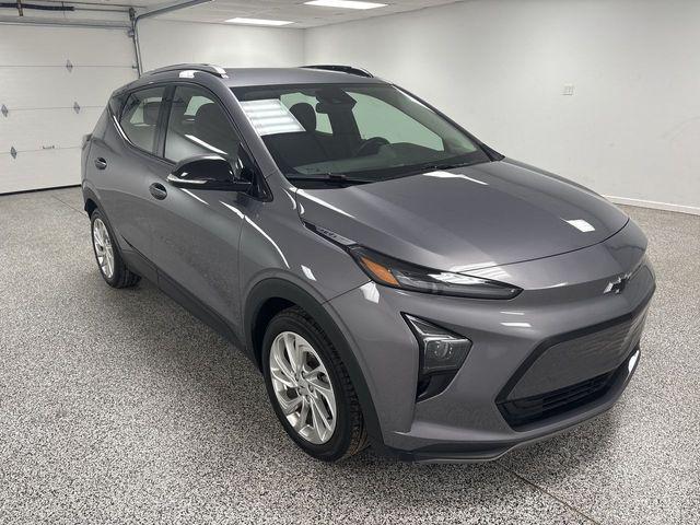 Photo of 2022 Gray Ghost Metallic Chevrolet Bolt EUV