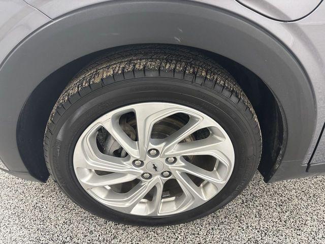 Photo of 2022 Gray Ghost Metallic Chevrolet Bolt EUV