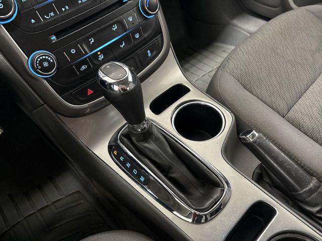 Photo of 2016 Summit White Chevrolet Malibu Limited