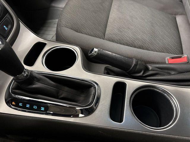 Photo of 2016 Summit White Chevrolet Malibu Limited