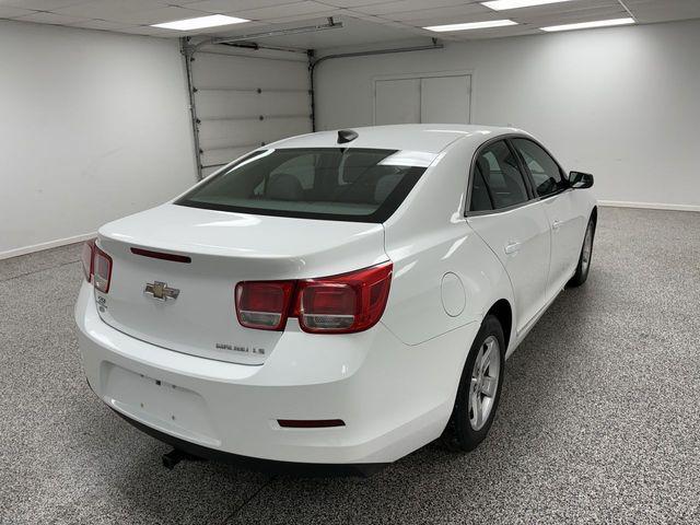 Photo of 2016 Summit White Chevrolet Malibu Limited