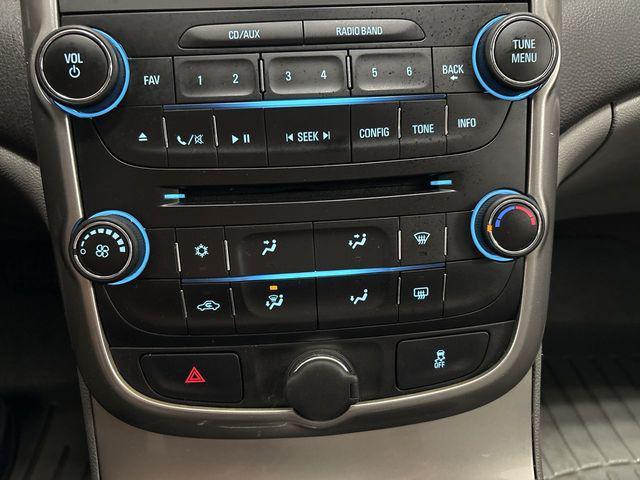Photo of 2016 Summit White Chevrolet Malibu Limited