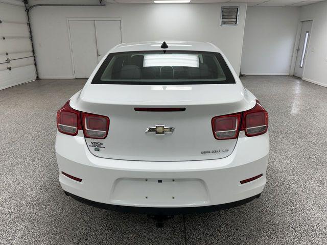 Photo of 2016 Summit White Chevrolet Malibu Limited