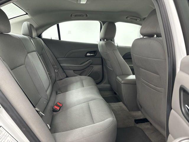 Photo of 2016 Summit White Chevrolet Malibu Limited