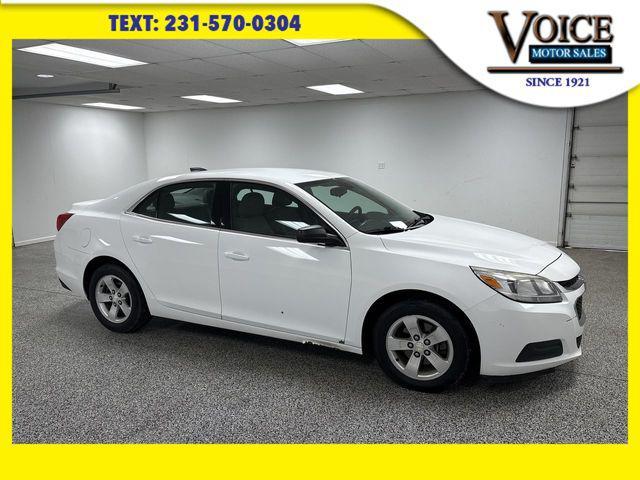 Photo of 2016 Summit White Chevrolet Malibu Limited