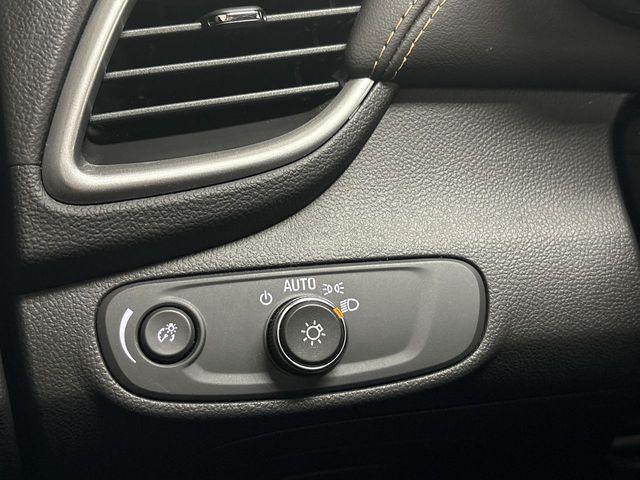 Photo of 2021 Midnight Blue Metallic Chevrolet Trax