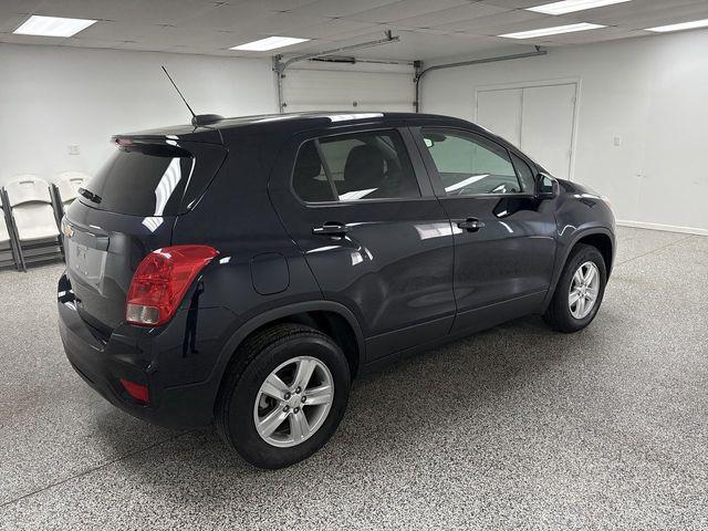 Photo of 2021 Midnight Blue Metallic Chevrolet Trax
