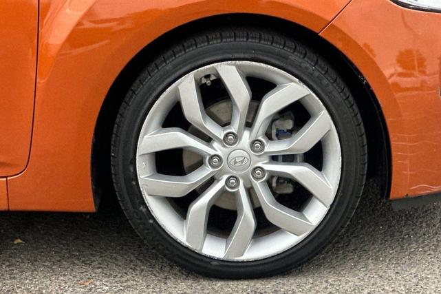 Photo of 2015 Ironman Silver Metallic Hyundai Veloster