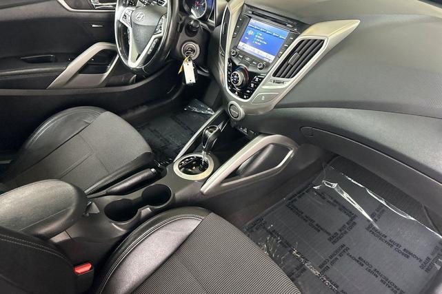 Photo of 2015 Ironman Silver Metallic Hyundai Veloster