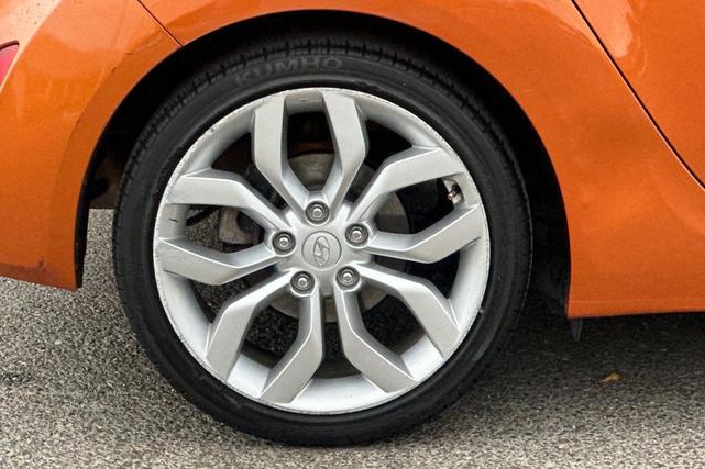 Photo of 2015 Ironman Silver Metallic Hyundai Veloster