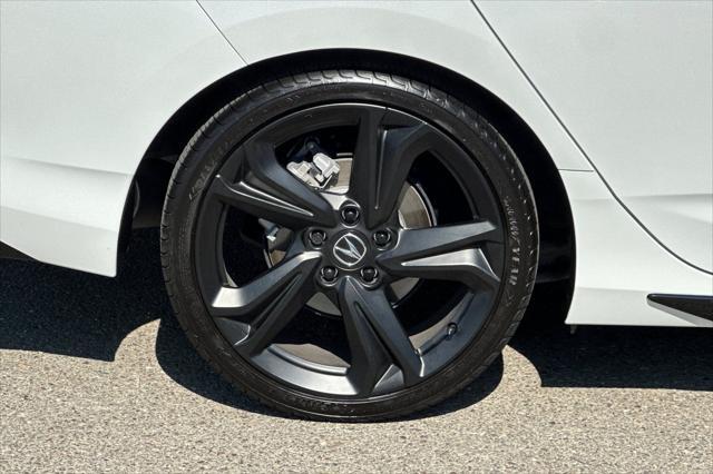 Photo of 2024 Platinum White Pearl Acura Integra