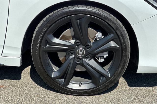 Photo of 2024 Platinum White Pearl Acura Integra