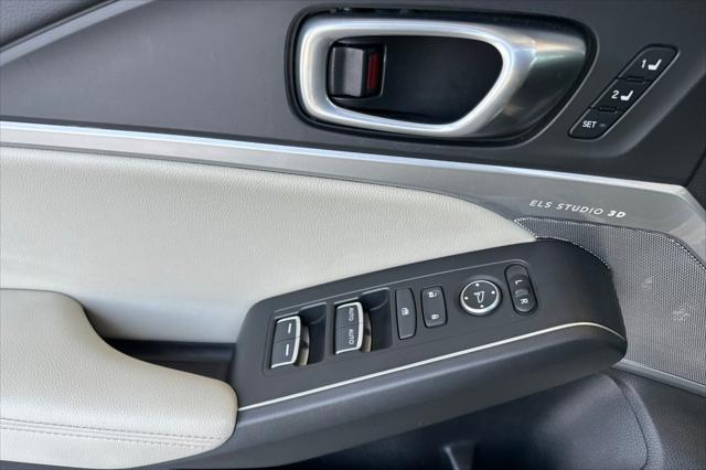 Photo of 2024 Platinum White Pearl Acura Integra