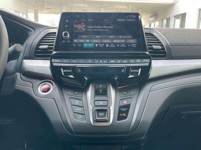 Photo of 2026 Crystal Black Pearl Honda Odyssey