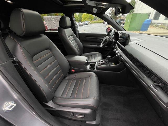 Photo of 2024 Silver Metallic Honda CR-V Hybrid