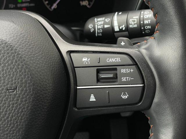 Photo of 2024 Silver Metallic Honda CR-V Hybrid