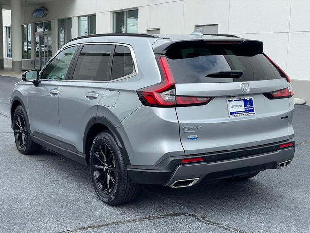 Photo of 2024 Silver Metallic Honda CR-V Hybrid