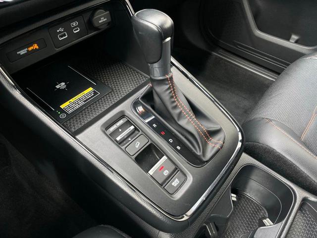 Photo of 2024 Silver Metallic Honda CR-V Hybrid