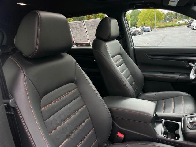 Photo of 2024 Silver Metallic Honda CR-V Hybrid