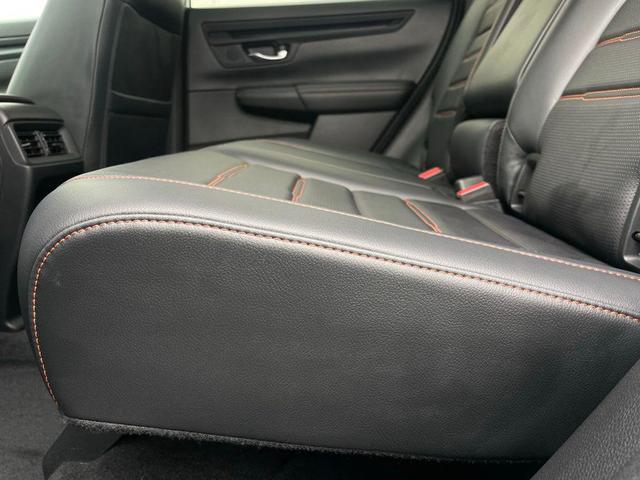 Photo of 2024 Silver Metallic Honda CR-V Hybrid