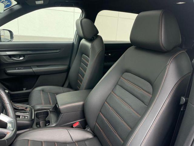 Photo of 2024 Silver Metallic Honda CR-V Hybrid