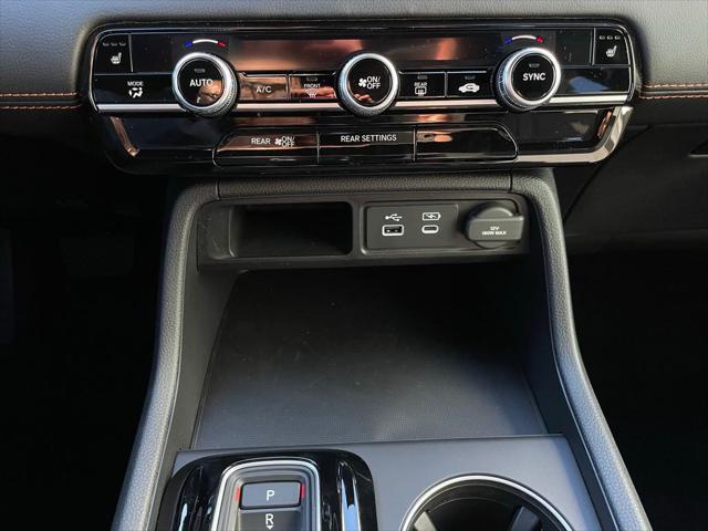 Photo of 2025 Platinum White Pearl Honda Pilot