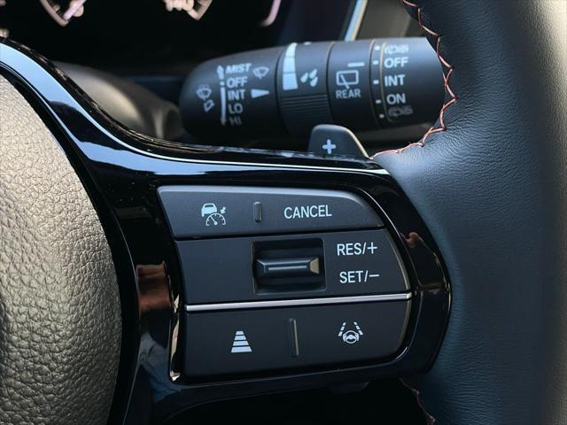 Photo of 2025 Platinum White Pearl Honda Pilot