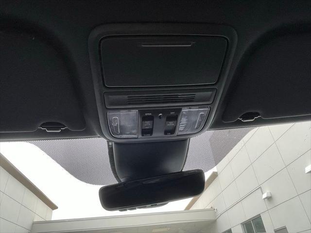 Photo of 2025 Platinum White Pearl Honda Odyssey