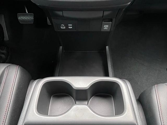 Photo of 2025 Platinum White Pearl Honda Odyssey