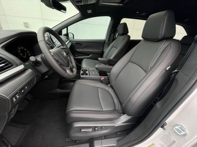 Photo of 2025 Platinum White Pearl Honda Odyssey
