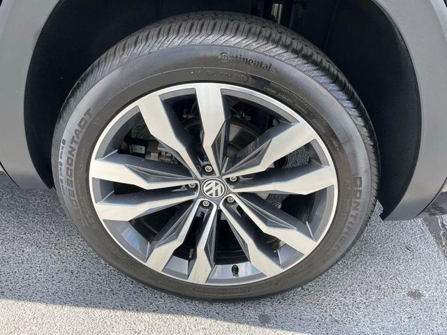 Photo of 2021 Deep Black Pearl Volkswagen Atlas