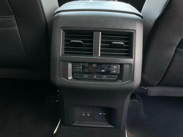 Photo of 2021 Deep Black Pearl Volkswagen Atlas