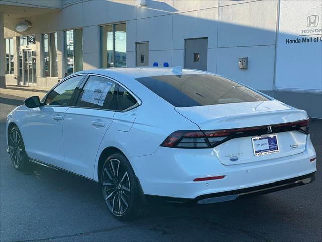 Photo of 2025 Platinum White Pearl Honda Accord Hybrid