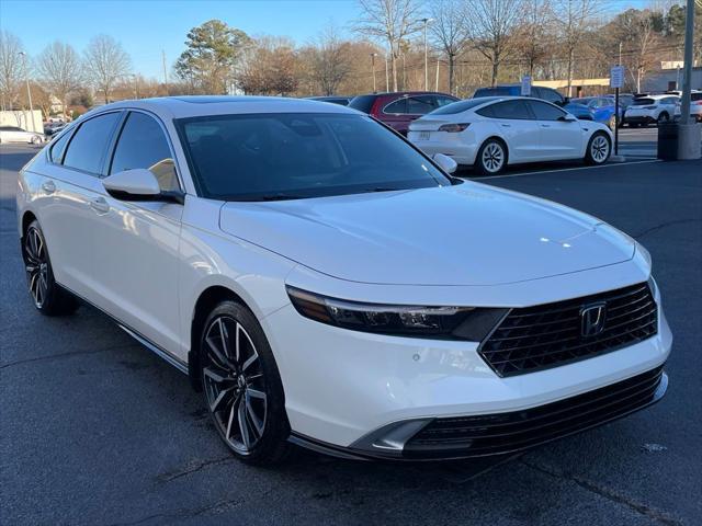 Photo of 2025 Platinum White Pearl Honda Accord Hybrid