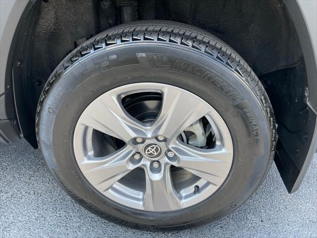 Photo of 2022 Midnight Black Metallic Toyota RAV4