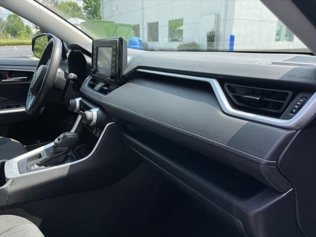 Photo of 2022 Midnight Black Metallic Toyota RAV4