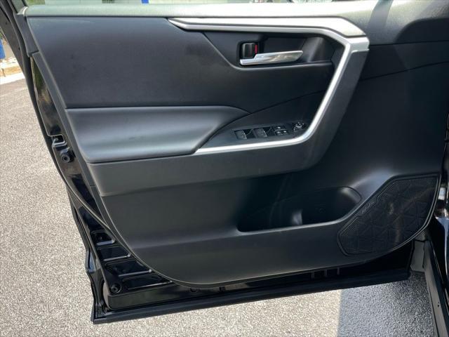 Photo of 2022 Midnight Black Metallic Toyota RAV4
