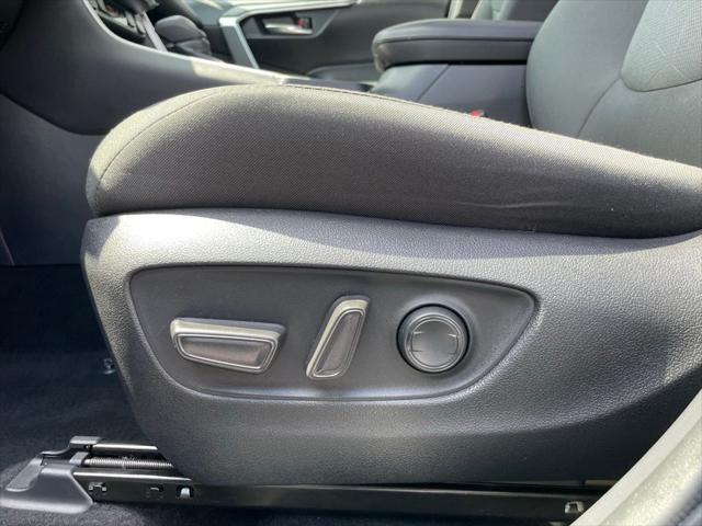 Photo of 2022 Midnight Black Metallic Toyota RAV4