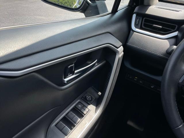 Photo of 2022 Midnight Black Metallic Toyota RAV4