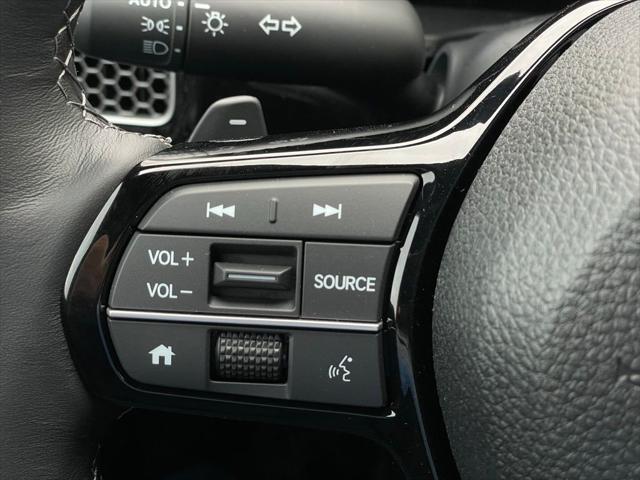Photo of 2025 Platinum White Pearl Honda Civic