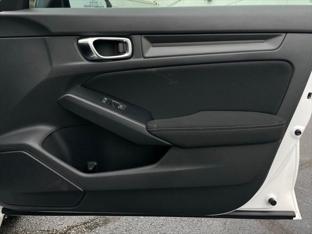 Photo of 2025 Platinum White Pearl Honda Civic