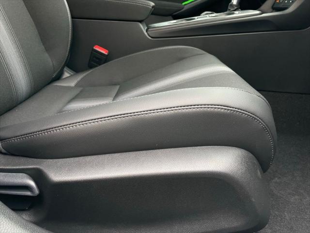 Photo of 2025 Platinum White Pearl Honda Civic