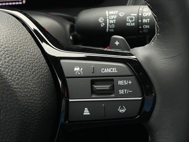 Photo of 2025 Platinum White Pearl Honda Civic