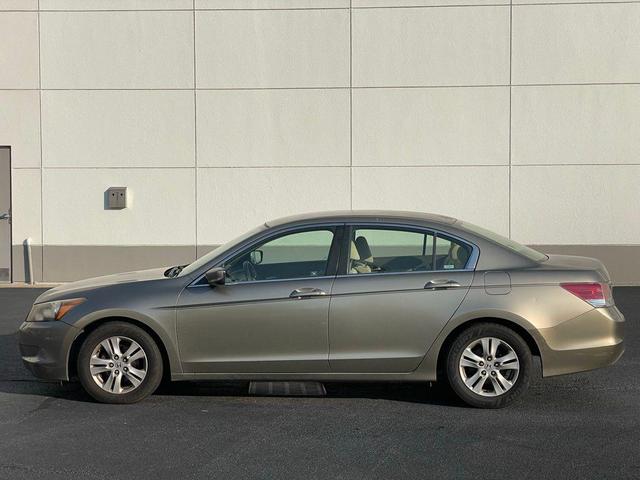 Photo of 2008 Bold Beige Metallic Honda Accord