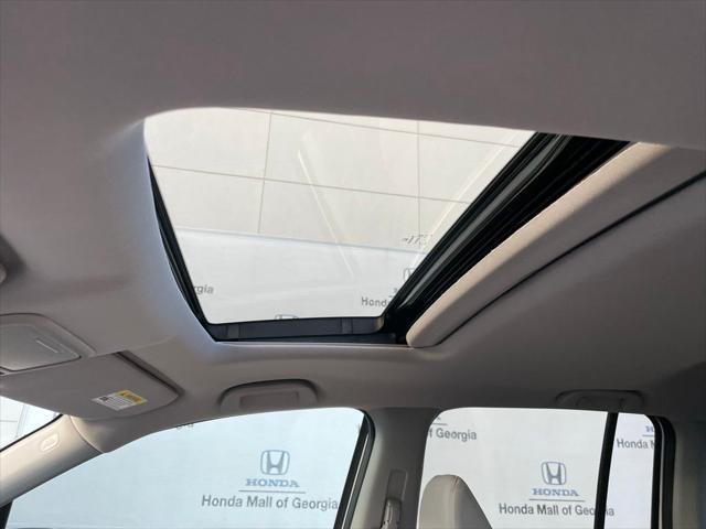 Photo of 2025 Platinum White Pearl Honda Ridgeline