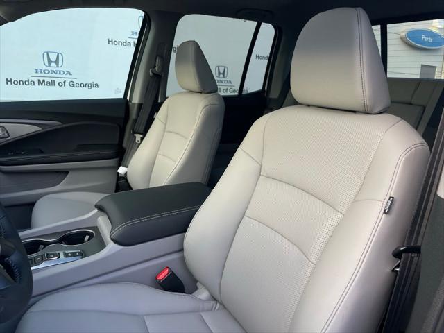 Photo of 2025 Platinum White Pearl Honda Ridgeline