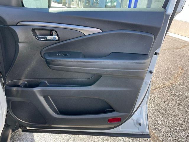 Photo of 2022 Platinum White Pearl Honda Pilot