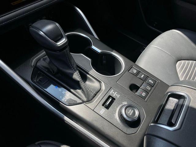 Photo of 2023 Ruby Flare Pearl Toyota Highlander