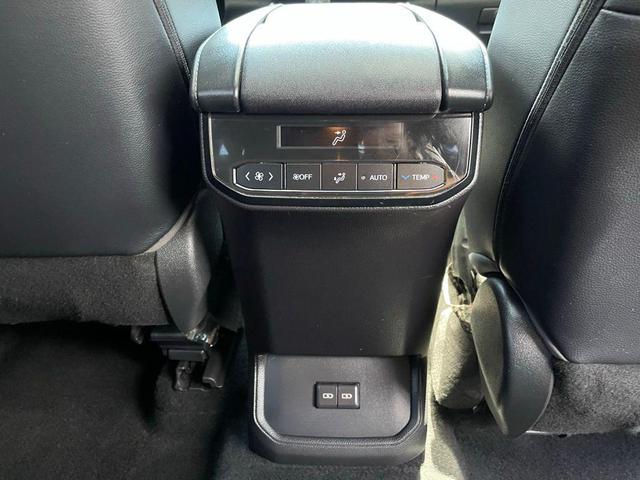 Photo of 2023 Ruby Flare Pearl Toyota Highlander