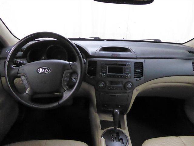Photo of 2009 Clear White Kia Optima